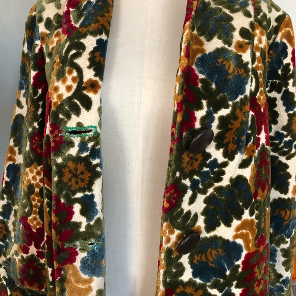 SOLD Vintage 1960s Velour Floral Gorgeous Coat - Picture 10 of 12